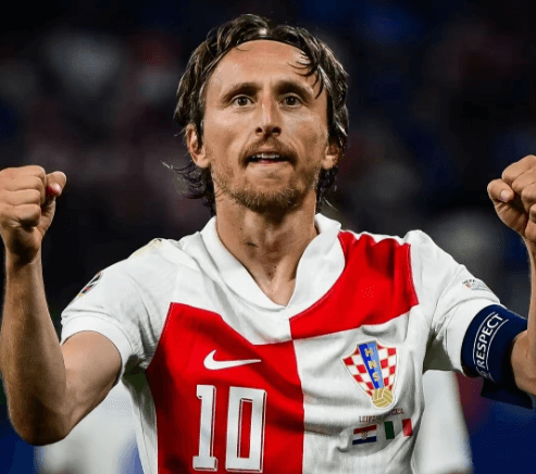 Vid 40 års ålder dominerar Modric fortfarande planen