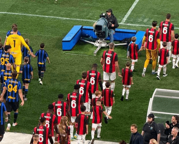 Milan Derby hyllar Baresi